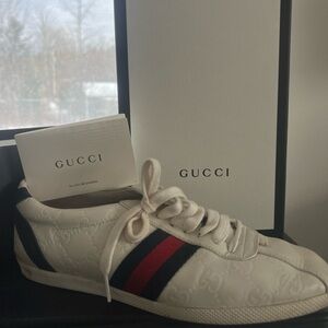 Gucci Ivory Sneakers with Navy and Scarlet Accents